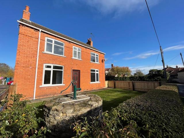 3 bedroom Detached House